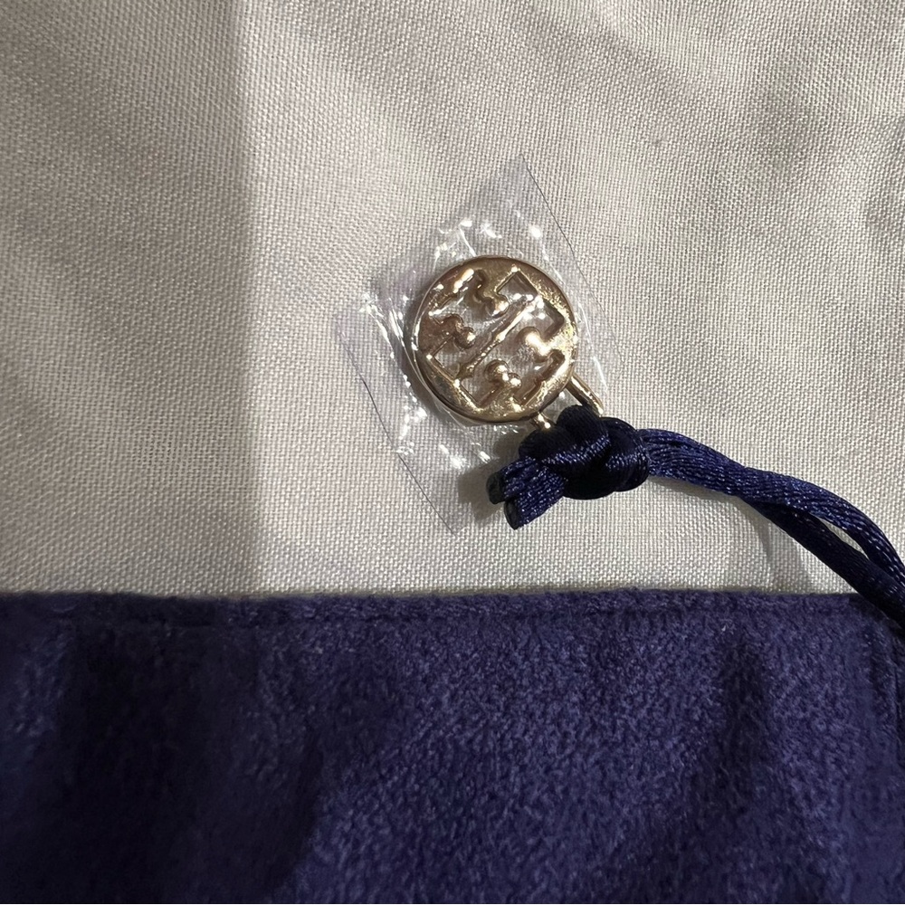 Tory Burch Drawstring Wallet / Jewelry Pouch New - Picture 4 of 5
